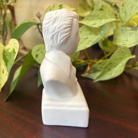 Porcelain Wolfgang Amadeus Mozart Composer Bust Figurine Statue Willis Music 5" - Picture 4 of 9